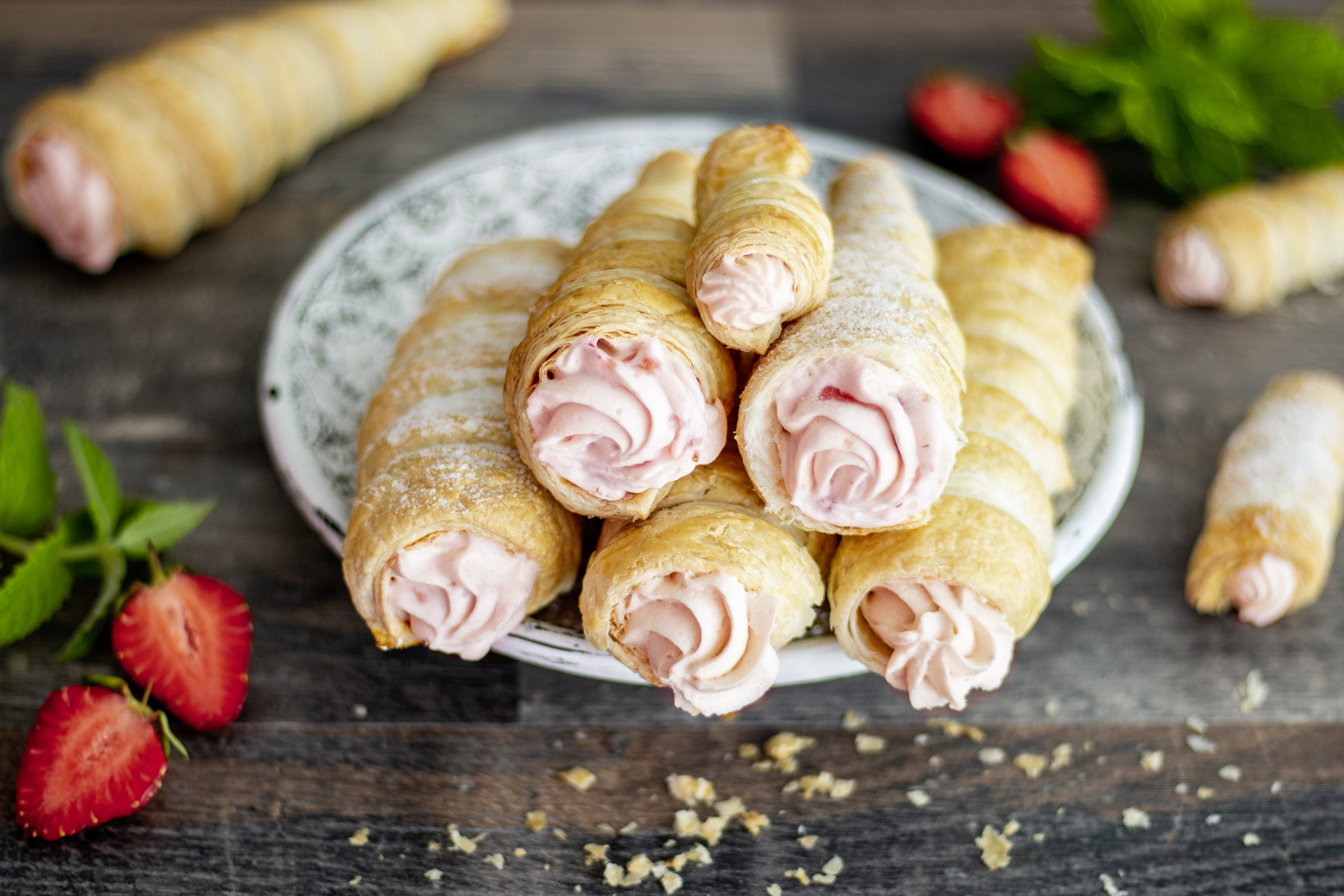 Schaum- und Käseröllchen